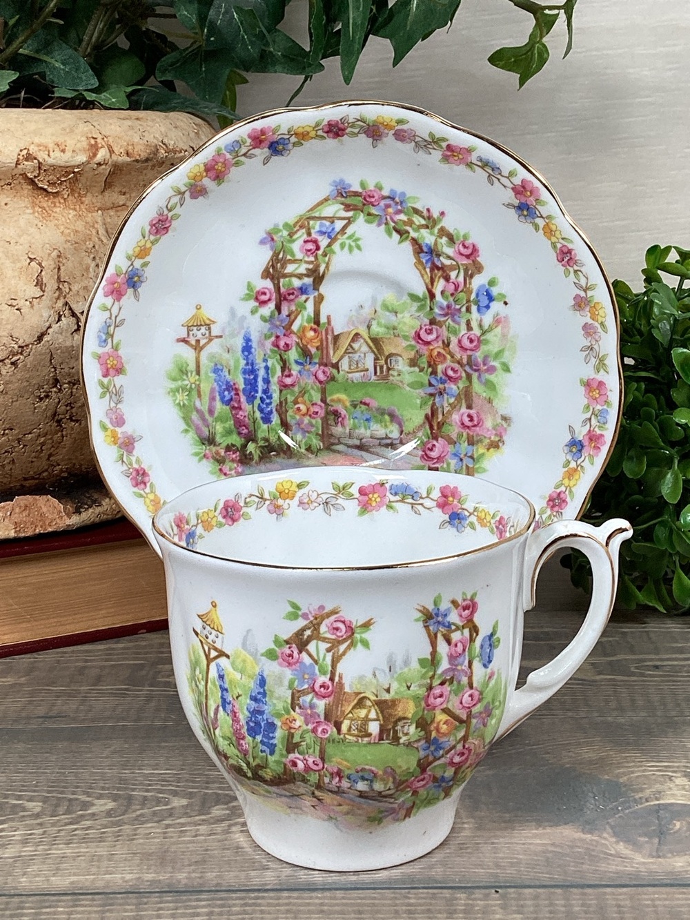 Vintage Bell Fine Bone China England ‘Rose Cottage’ Pattern Tea Cup & Saucer Set